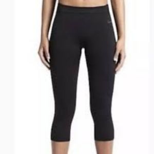 Nike Pro Dri Fit Limitless capri tights leggings
